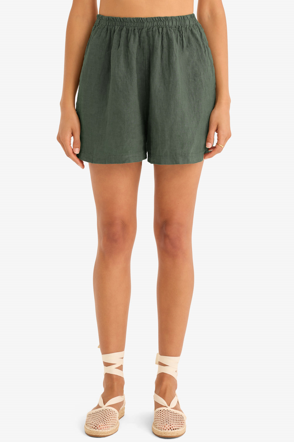 The Zion Linen Shorts in Olive