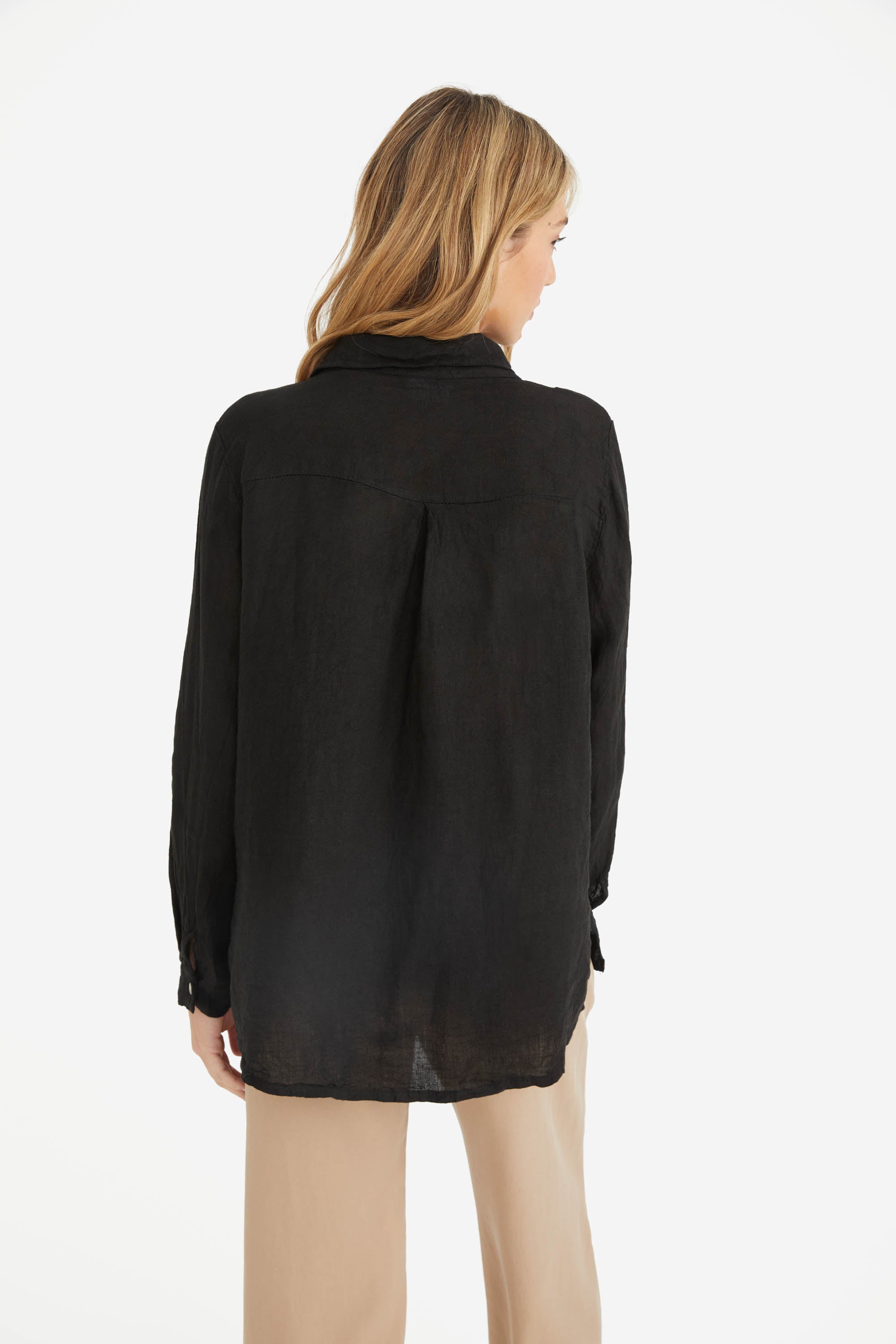 The Playa Linen Shirt in Noir